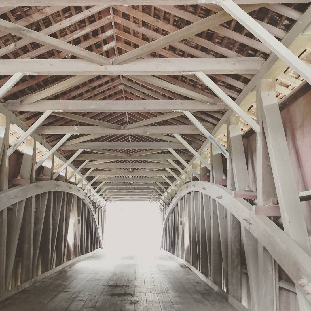 A little Lancaster County Covered Bridge beauty. I went on a scooter tour with @strasburgscooters and saw the most beatiful farmland. Highly recommend!